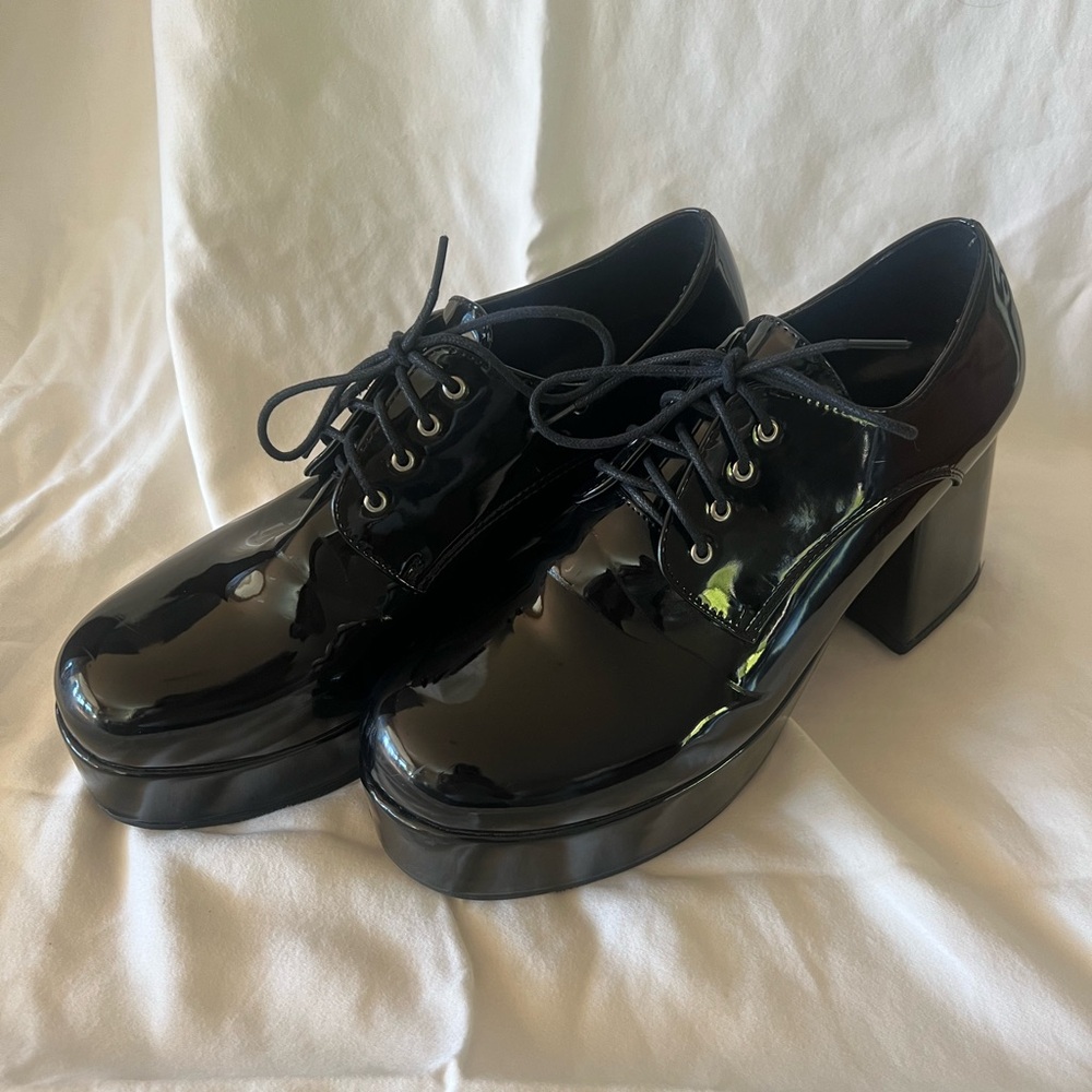 Platform shoes